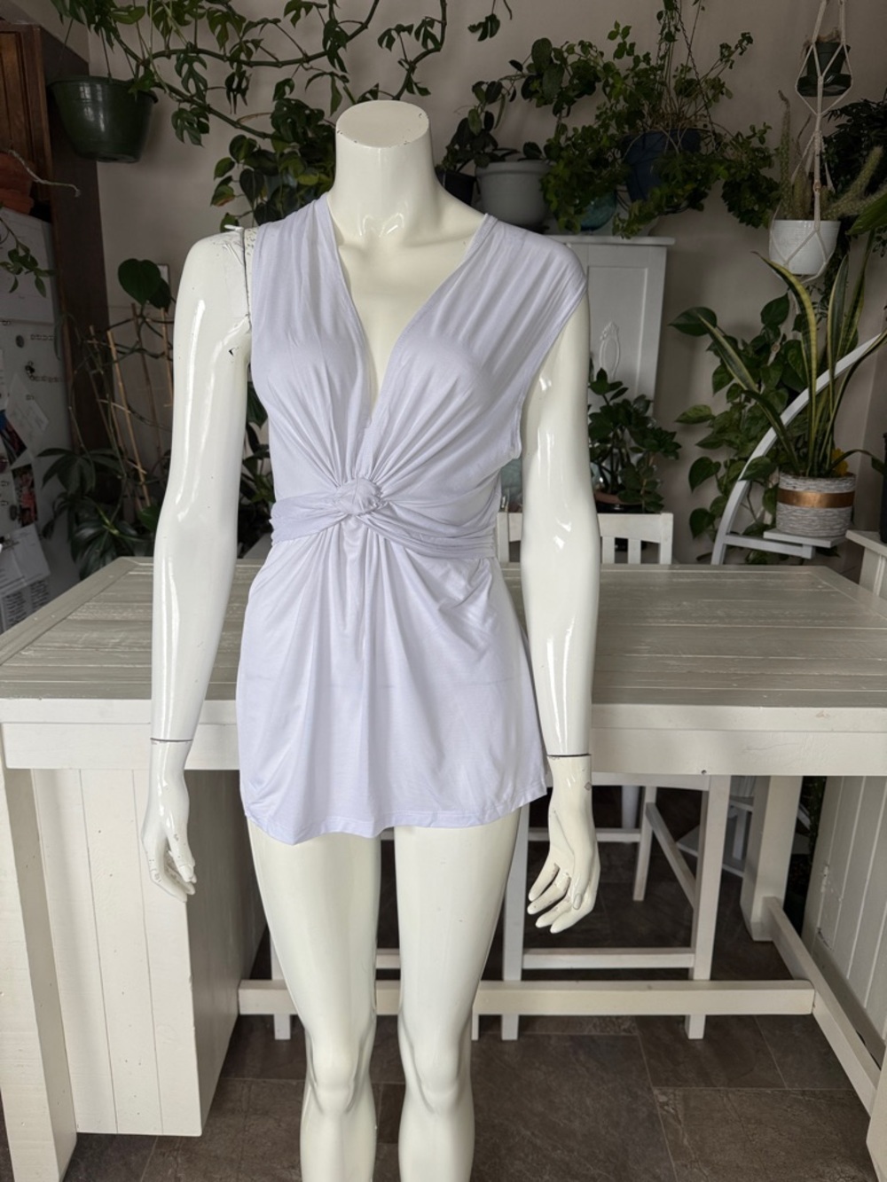Clocolor USA White front Knot-Front Sleeveless Top NWOT